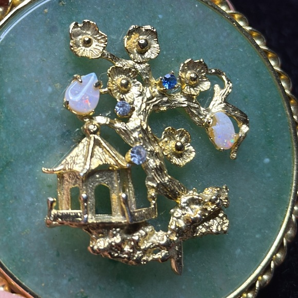 Vintage Genuine Large Jadeite Jade Pendant With Gold Frame & 3D Opals and Gems - Picture 7 of 14